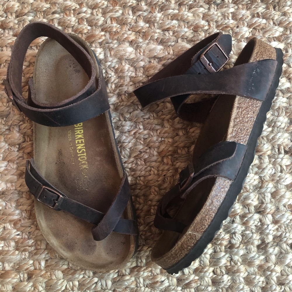 Birkenstock Yara Oiled Leather Sandal. Size 37